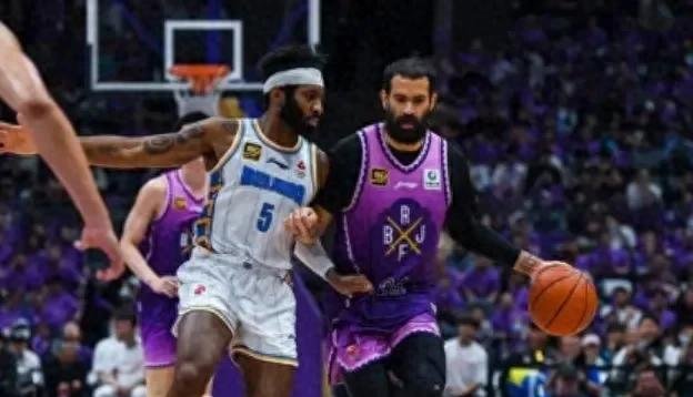 尊龙凯时-外援发威,助球队大比分击败对手晋级