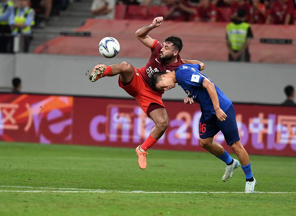 尊龙凯时-精彩犹在，赛场上的激情轰轰烈烈(赛场上的精彩瞬间用语)